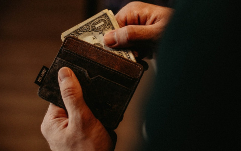 Кому платят больше 100 тысяч: топ-15 вакансий с самой большой зарплатой в Сыктывкаре за май