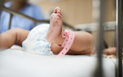 Жители Коми не могут найти людей, которые выбрасывают из окна использованные памперсы