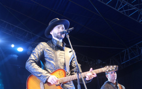 В Сыктывкаре группа Uma2rmaH исполняла песни по заказам зрителей (фото)