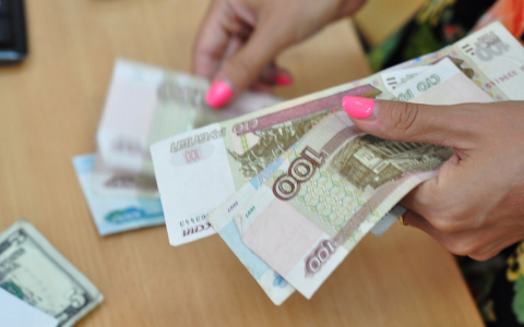 Средняя зарплата в Коми за апрель - почти 50 тысяч рублей