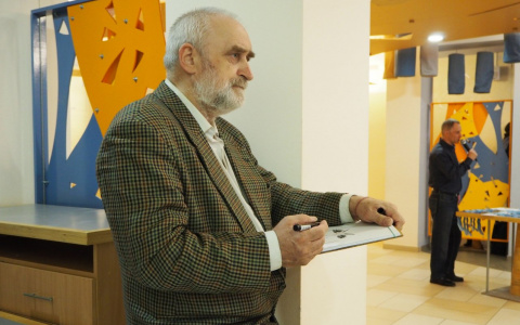 Сыктывкарский художник сожжет свои картины, потому что власти ему не помогают (фото)