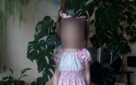 В Коми трем маленьким сестренкам, которые живут в доме ребенка, нужны мама и папа (фото)