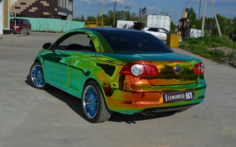 В Сыктывкаре появился диковинный кабриолет психоделической расцветки (фото)