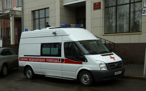 В Сыктывкаре двухлетняя малышка получила химический ожог, когда ее оставили одну