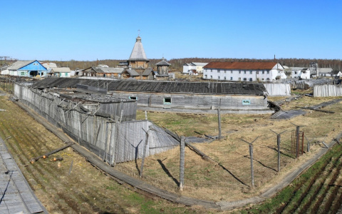 В сети появился фотоотчет о церкви на территории заброшенной колонии в Коми