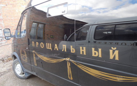 Сыктывкарец, который пострадал на выходных в жесткой мотоаварии, скончался