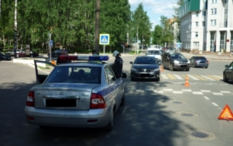 В Сыктывкаре недалеко от Стефановской площади водитель «Тойоты» сбил женщину (фото)