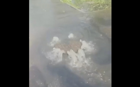 После дождя в Сыктывкаре появился новый фонтан (видео)