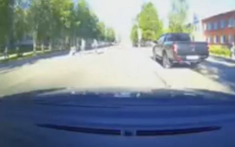 Момент ДТП в Коми, где «Киа» сбил двухлетнюю малышку и проехал по ней, попал на видео