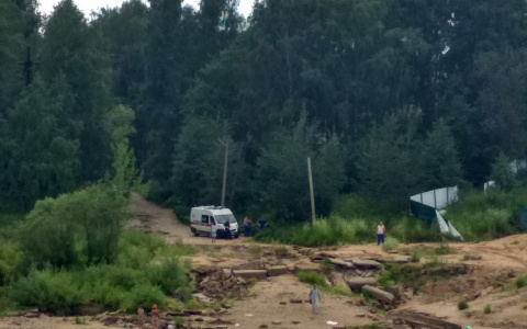 В Сыктывкаре на реке тонул мужчина