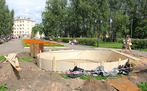 На Стефановской площади в Сыктывкаре начали строить новые фонтаны (фото)