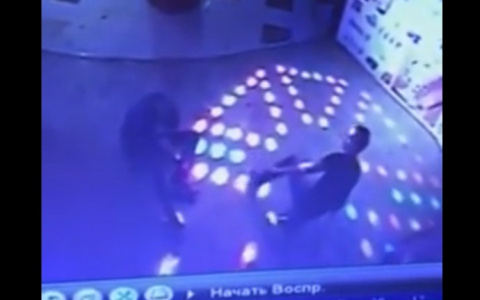 Стало известно состояние сыктывкарца, о которого разбили стакан в ночном клубе