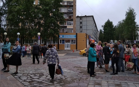 В Сыктывкаре в здании министерства произошло ЧП, людей эвакуировали (фото)
