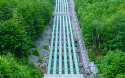 В Сыктывкаре нашли почти 200 метров труб, которые никому не принадлежат