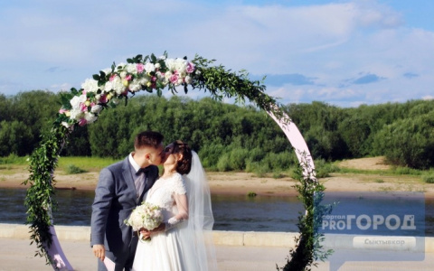 Из-за «красивой» даты сыктывкарцы штурмуют загс