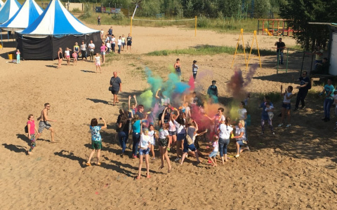 Фоторепортаж: как в Сыктывкаре прошел Всероссийский фестиваль красок