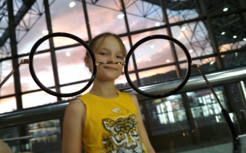 Школа и зрение: что делать, если офтальмолог выписал очки