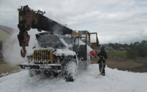 В Коми сгорела водительская кабина автокрана