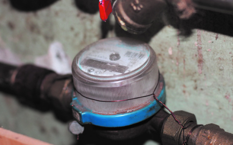 В Сыктывкаре люди под видом «Водоканала» ставят счетчики за огромные деньги