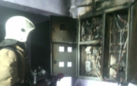 В Коми из-за пожара в подъезде эвакуировали 20 человек