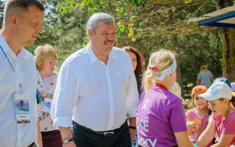 Сергей Гапликов проверил санаторий, в котором отдыхают дети из Коми