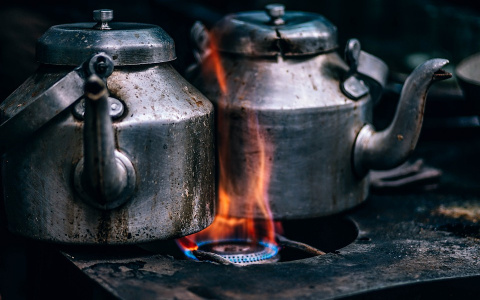 В Коми женщина обиделась на друзей и облила их кипятком