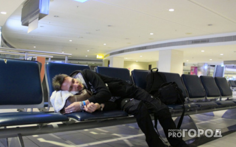 В Сыктывкаре вылет самолета задерживается на 7 часов