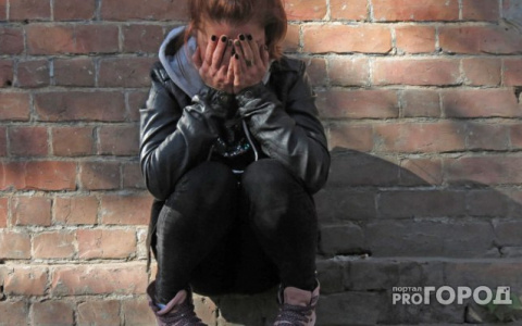 В Коми завели дело на 15-летнюю девочку, которая «разукрасила» площадку матерными словами