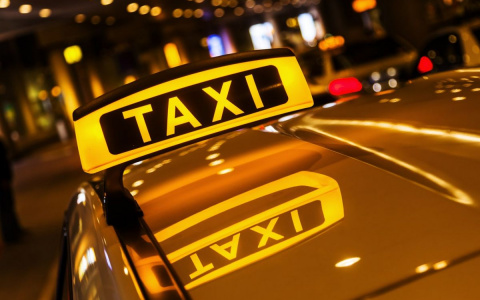 Житель Коми предложил запретить таксистам работать на личном авто