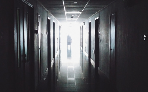 В Сыктывкаре пенсионерка получила смертельные травмы в почтовом отделении