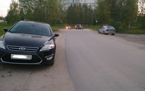 В Сыктывкаре у больницы девушка-водитель сбила 11-летнего велосипедиста (фото)