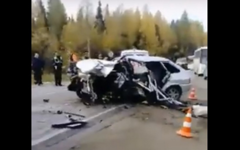 Появилось видео с места смертельного ДТП в Коми
