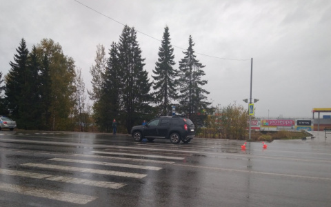 В Сыктывкаре у ТРЦ «Июнь» сбили 10-летнюю девочку, которая гуляла без взрослых (фото)
