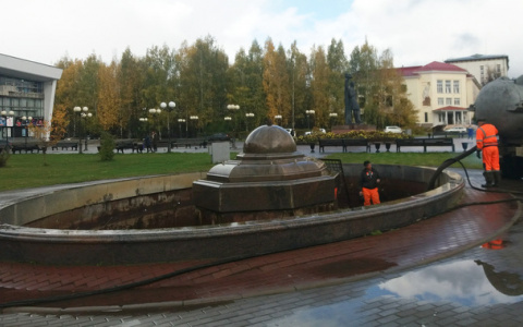 Сыктывкарцы провожают на «зимовку» городские фонтаны