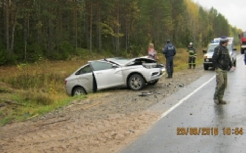 В Коми автоледи за рулем «Лады» въехала в «КамАЗ»