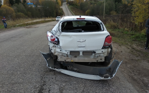 Под Сыктывкаром пассажирский «ПАЗик» въехал в иномарку (фото)