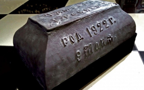 В новосибирском Музее смерти появилось детское надгробие из Коми