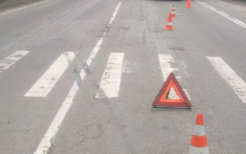 В Коми молодая девушка попала под машину на пешеходном переходе