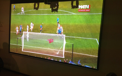 В Сыктывкаре есть спортбар с экраном во всю стену: смотрите любимые матчи онлайн