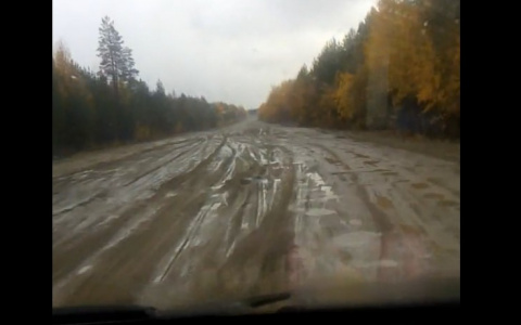 Извечная проблема: в Коми 90 километров дороги выглядят как месиво из грязи (видео)