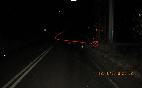 В Коми женщина за рулем «Форда» влетела в опору теплотрассы