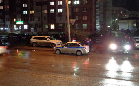 Появились фото и видео с места ДТП, где парень сбил сыктывкарку