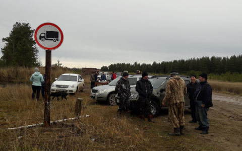 Активисты из Коми до сих пор стоят живым щитом на дороге к полигону для московского мусора