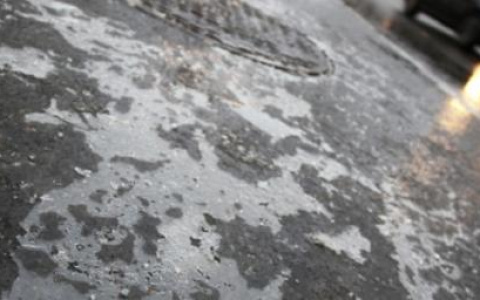 Сыктывкарцев предупредили об опасности стекловидного льда