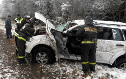 В Коми в кювет вылетел внедорожник, пострадал ребенок и двое взрослых