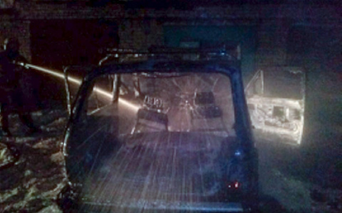 В Коми огонь испепелил гараж и «Ниву»