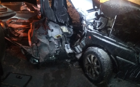 Появились подробности смертельного ДТП в Коми, где столкнулись три авто