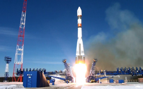 Три района Коми объявили об опасности с неба