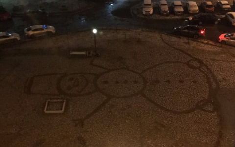 Фото дня: веселый сыктывкарский снеговик