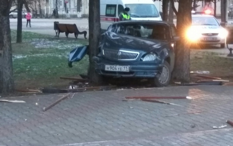 Водитель «Волги», которая снесла скамейку в Сыктывкаре, был без сознания